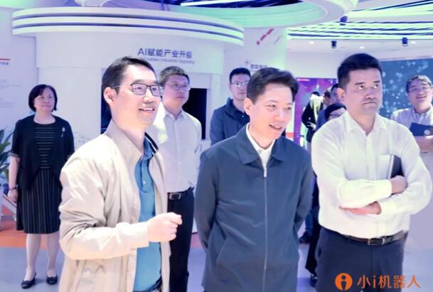 【合作伙伴】上海嘉定區(qū)委書記陸方舟一行蒞臨小i機(jī)器人調(diào)研考察