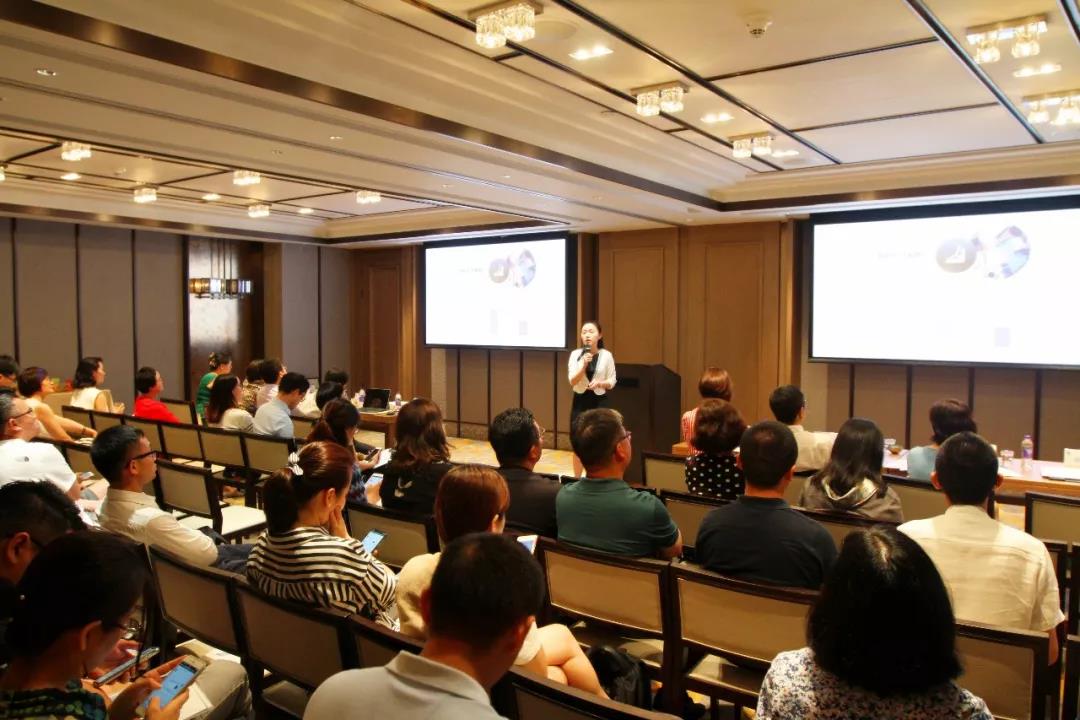 【動態(tài)新聞】守得云開見月明 靜待花開終有時—— ——天堂硅谷成功助力“2018全球投資熱點私享會”