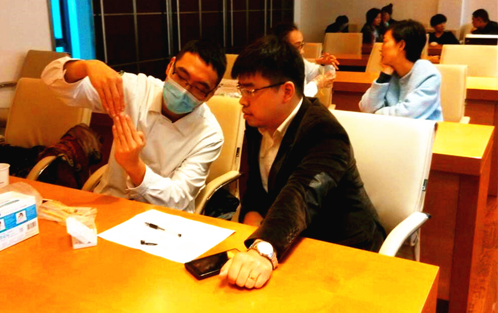 天堂硅谷攜手綠城口腔醫(yī)院舉行健康知識講座和義診