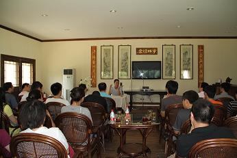 天堂硅谷組織員工赴大香林禪修